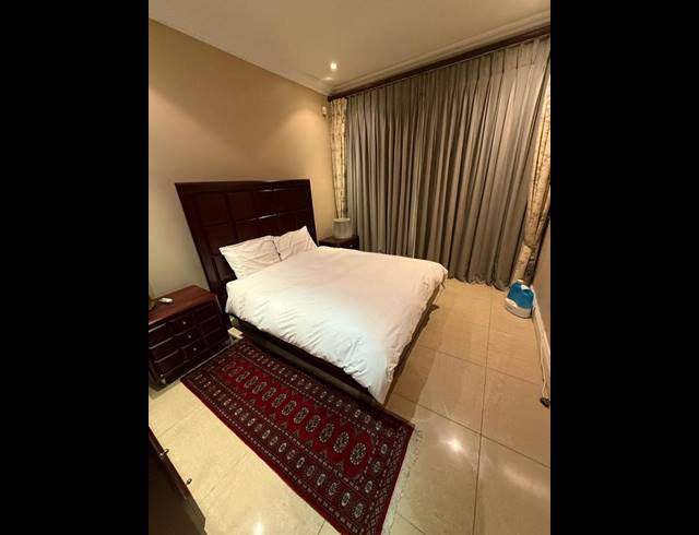 3 BEDROOM APARTMENT FOR SALE IN HYDE PARK
